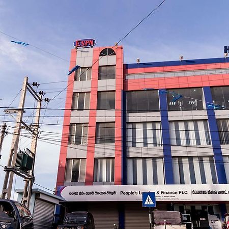 Yaarl Hostels Джафна Екстер'єр фото